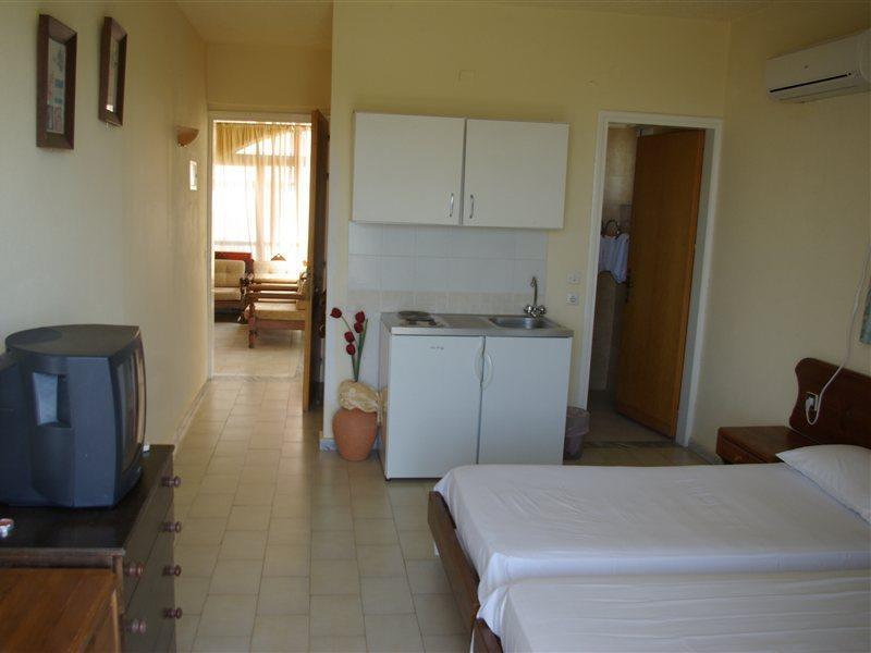 Thomas Hotel Monolithos  Exterior photo